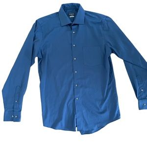 VAN HEUSEN LONG SLEEVE OXFORD SHIRT Size 15.5 - 34/35 (Medium) Blue